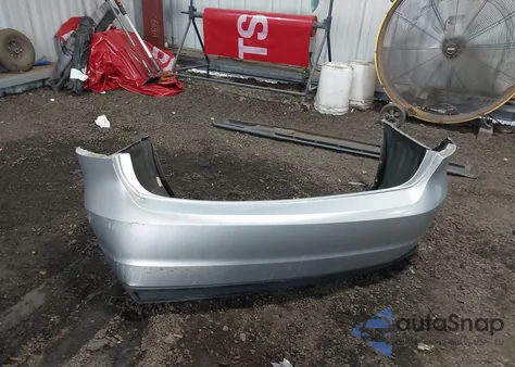 2014 Volkswagen Passat 1.8T Wolfsburg Edition z USA, uszkodzony, nr VIN 1VWAT7A33EC104563